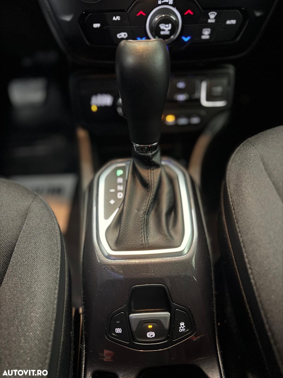 Jeep Renegade 1.3 T-GDI 4xe PLUG-IN Hybrid Automatik S - 25