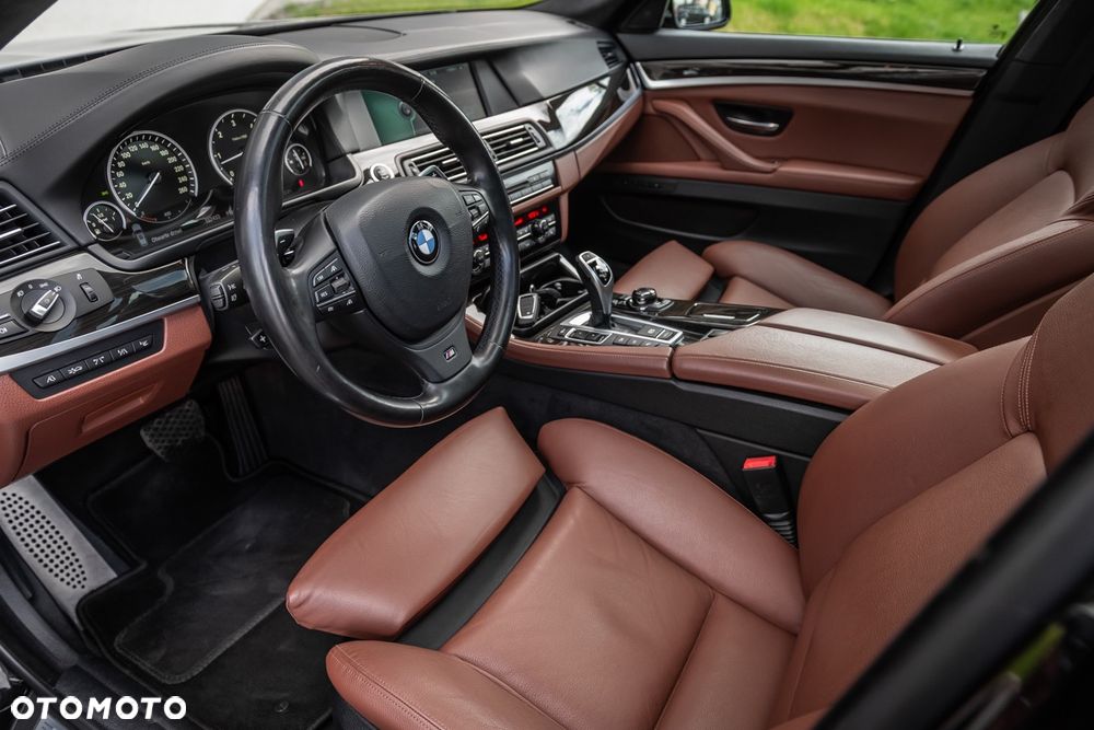 BMW Seria 5 M550d xDrive - 15