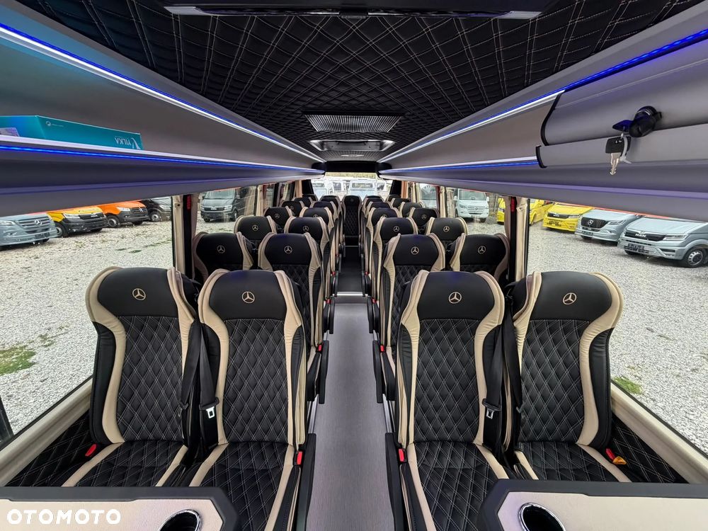 Mercedes-Benz Sprinter 519 - 20