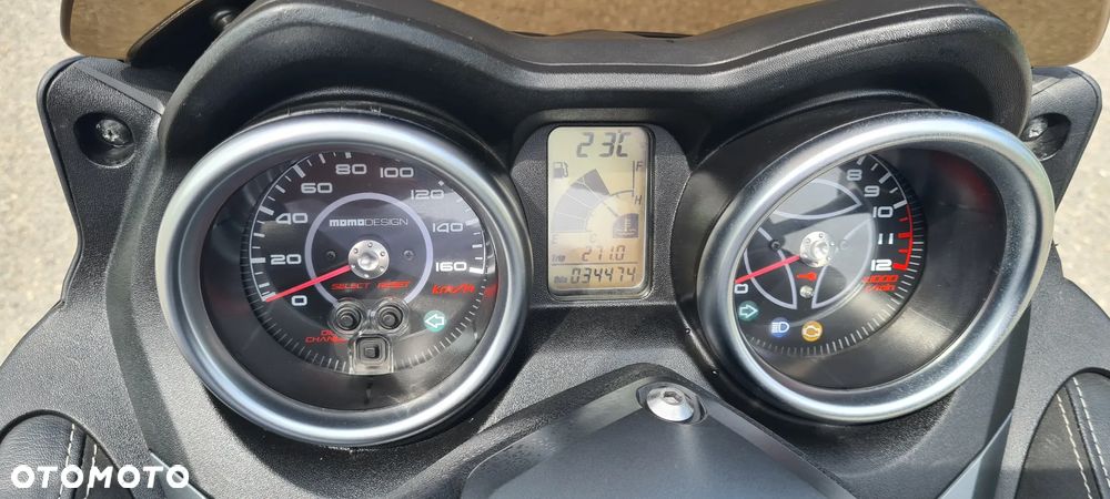 Yamaha X-max - 9