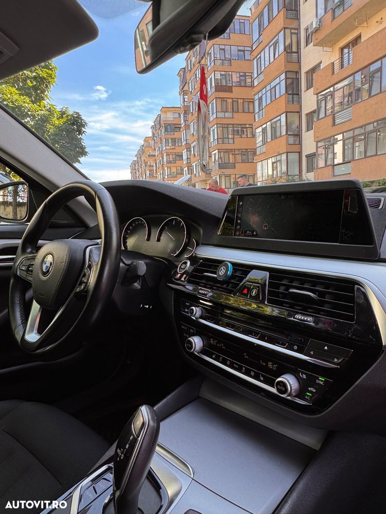 BMW Seria 5 520d AT - 8