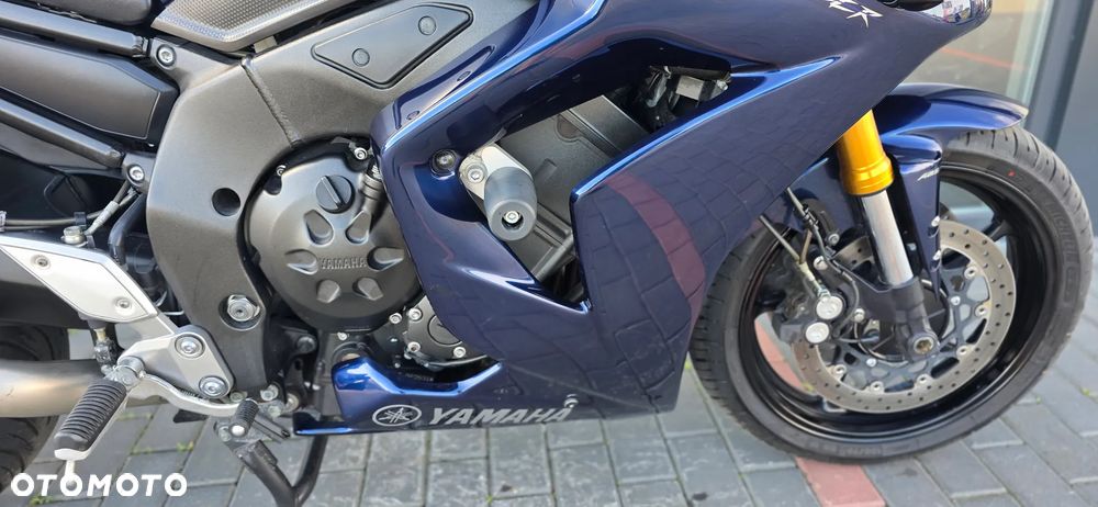 Yamaha FZ - 12