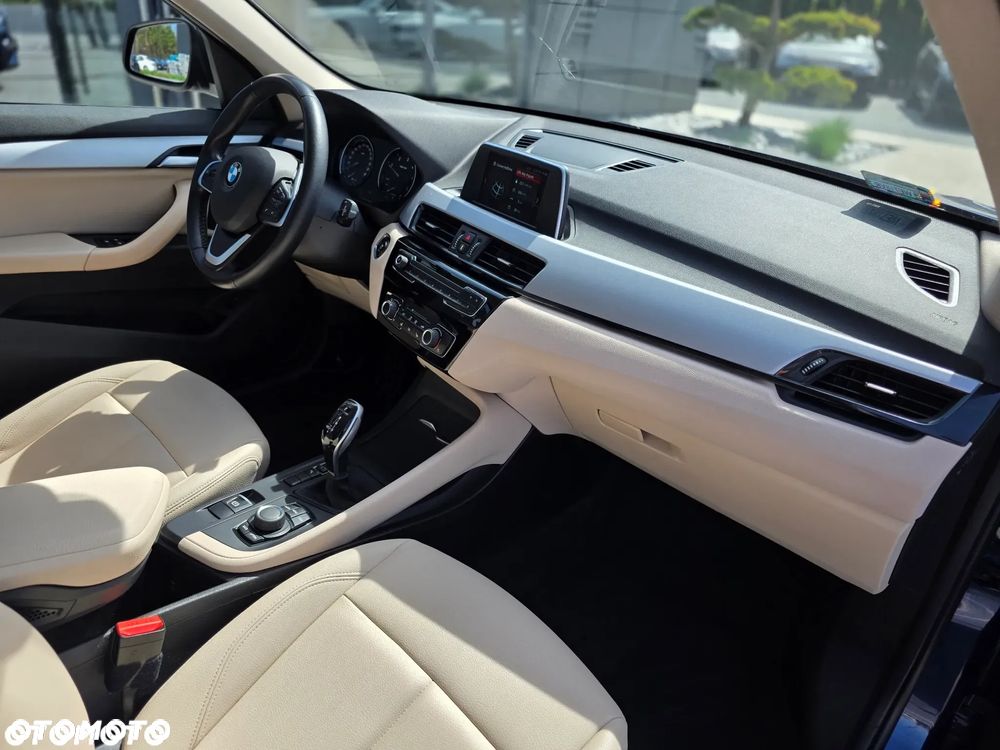 BMW X1 sDrive16d Sport Line - 16