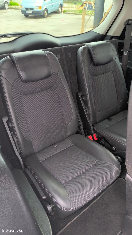 Ford S-Max 1.8 TDCi Titanium 7L - 41