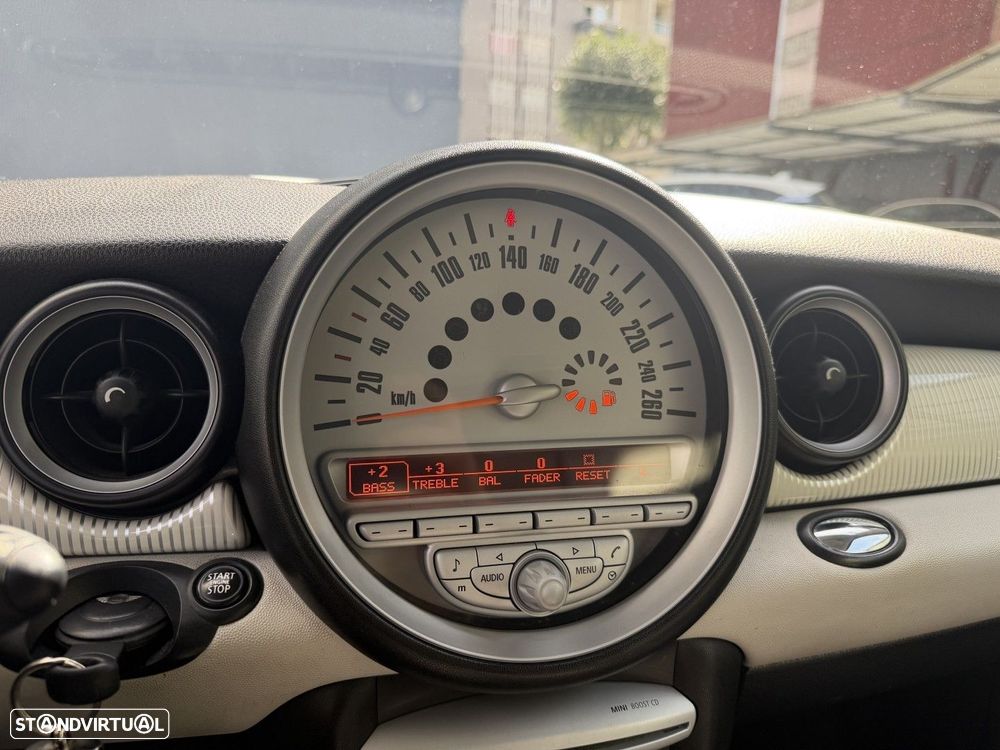 MINI 3 Portas Cooper D 50 Camden - 35