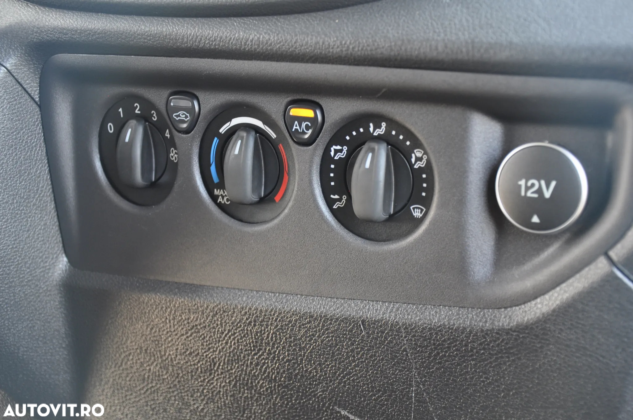 Ford Transit L2H2 Van - 20