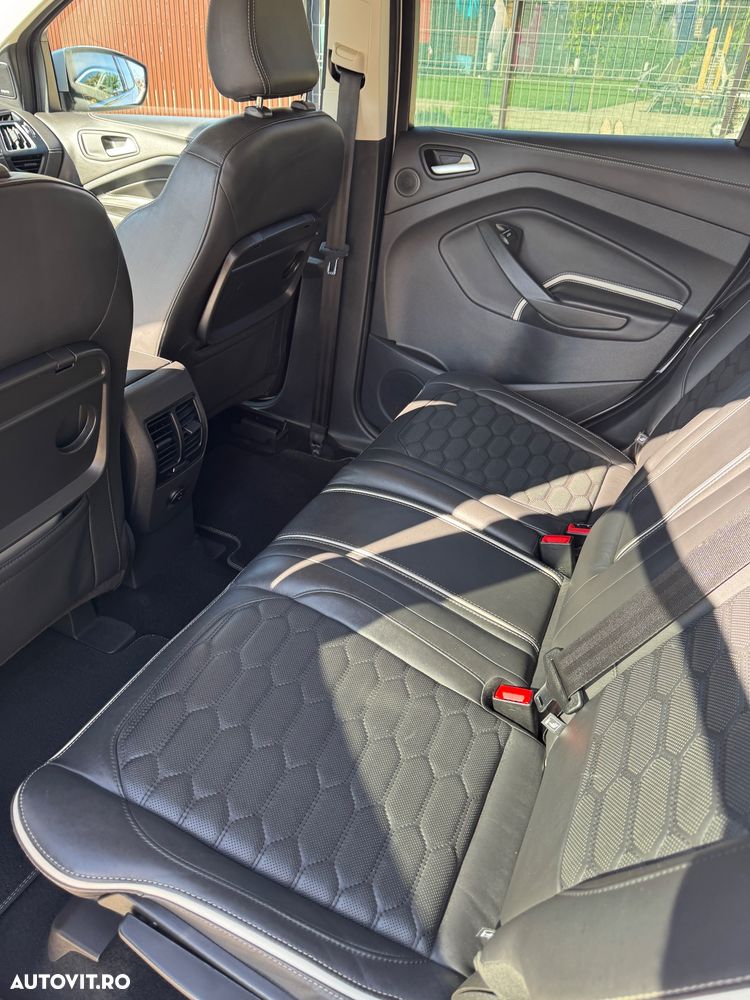 Ford Kuga 2.0 TDCi 4WD Powershift Vignale - 12