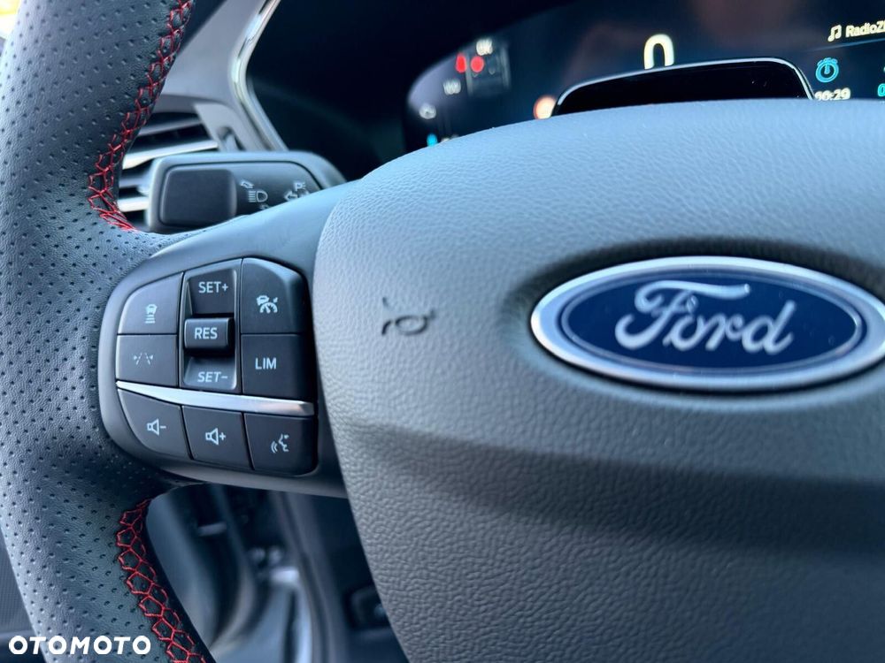 Ford Kuga - 21