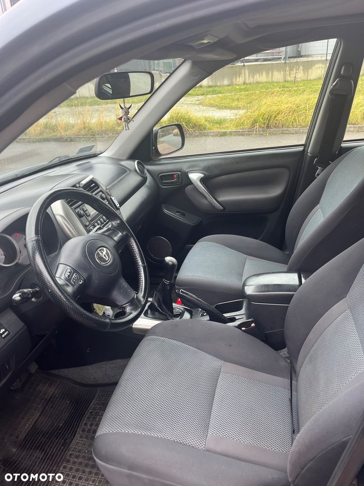 Toyota RAV4 2.0 D-4D 4x4 - 11