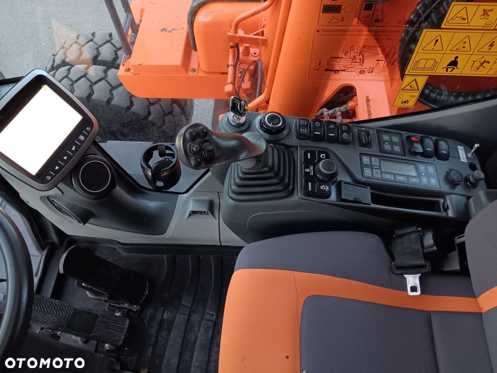 Doosan DX 140 W - 7