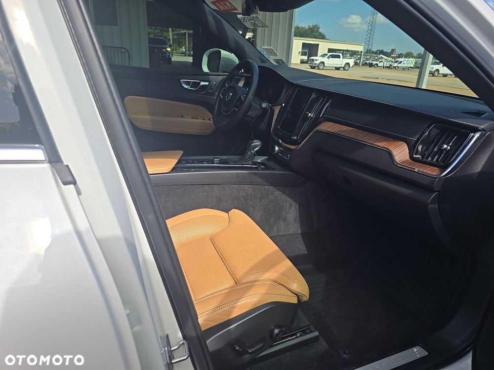 Volvo XC 60 T5 AWD Inscription - 8