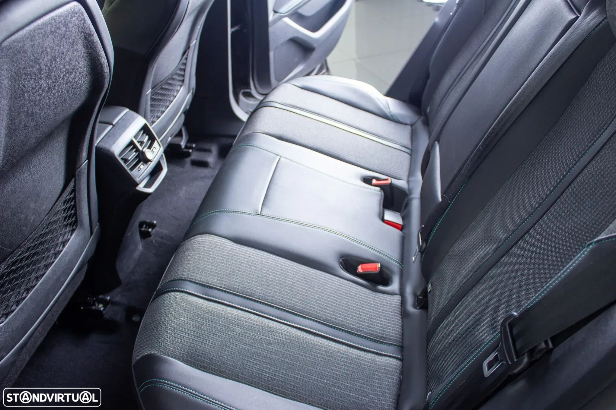 Peugeot 3008 1.6 Hybrid Allure Pack e-EAT8 - 6