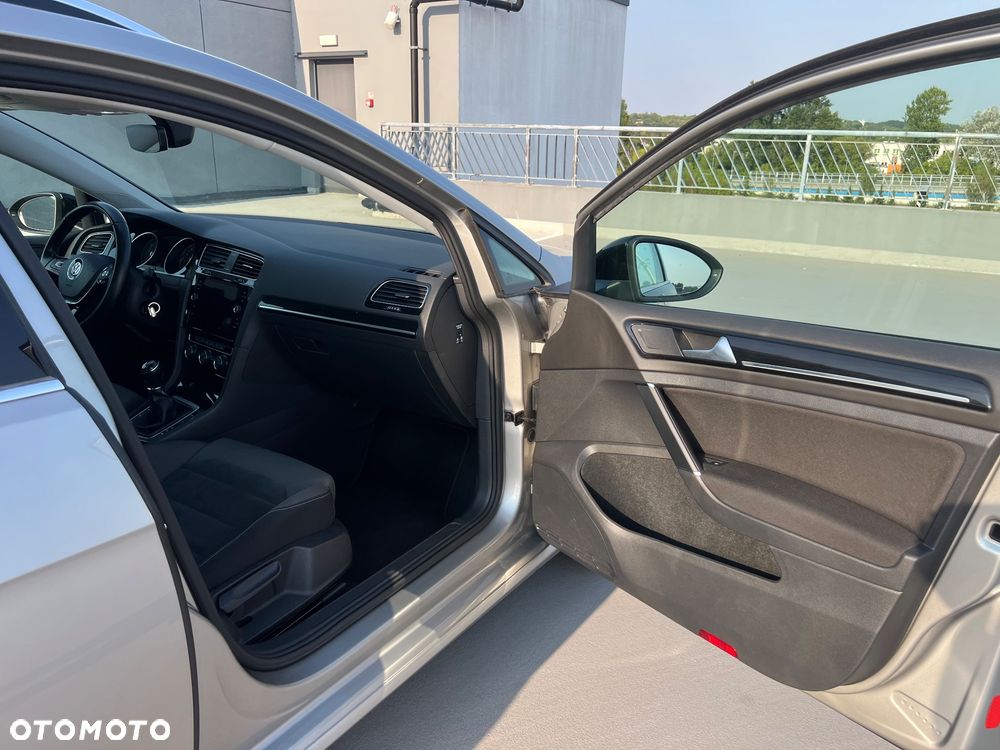 Volkswagen Golf 2.0 TDI SCR Highline - 30