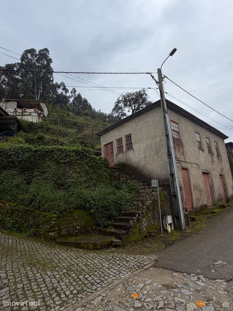 Moradia para Restaurar com Vista Rio - Grande imagem: 5/10