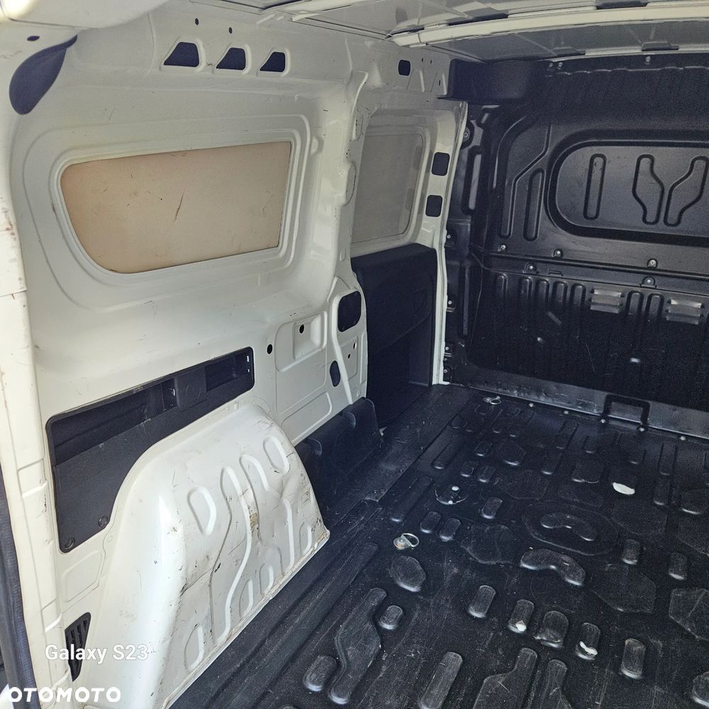 Opel COMBO - 26
