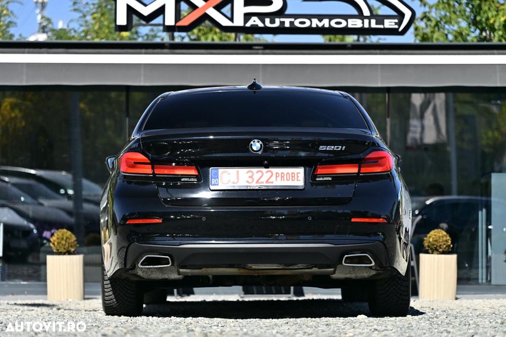 BMW Seria 5 520i Aut. Luxury Line - 16