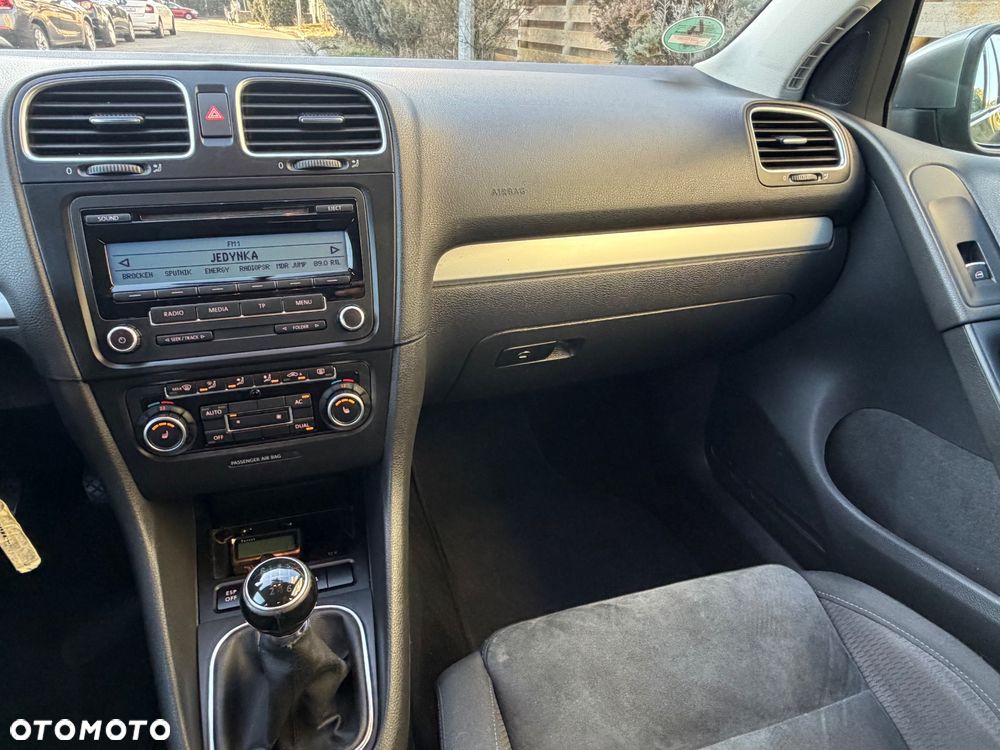 Volkswagen Golf - 25