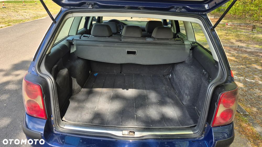 Volkswagen Passat 1.9 TDI Trendline - 12