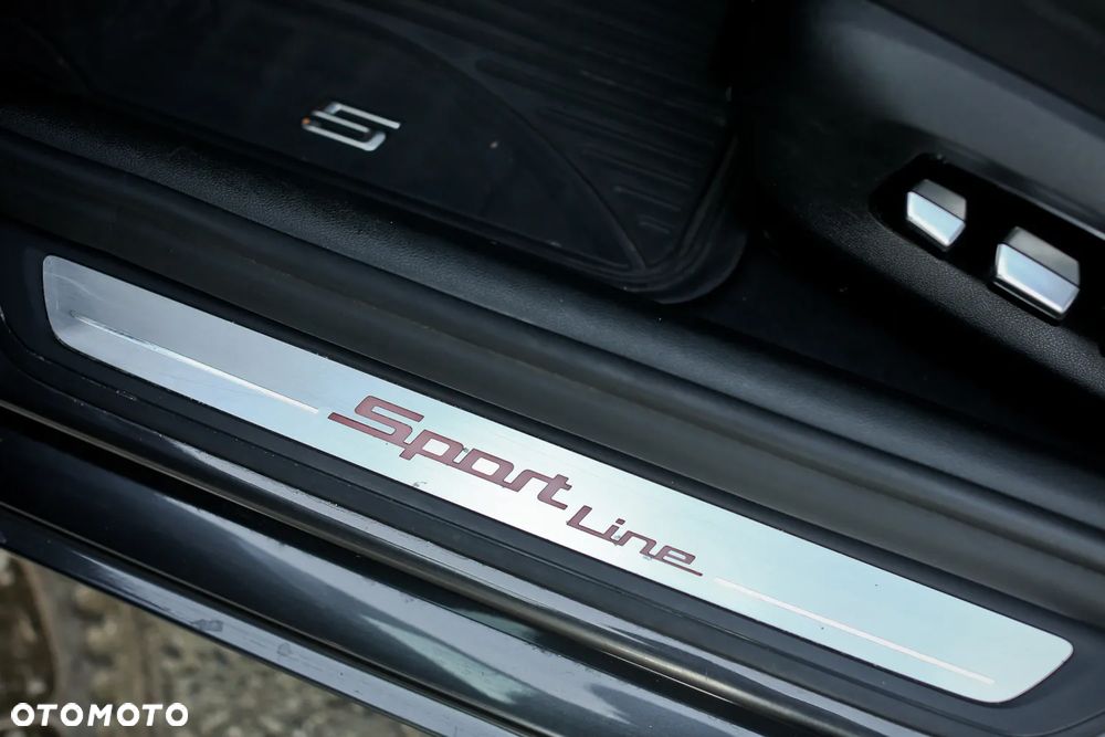 BMW Seria 5 520d Sport Line - 27