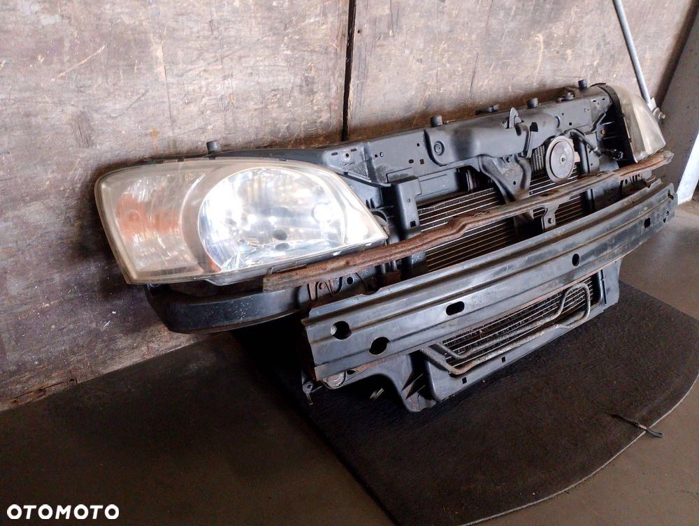 PAS PRZEDNI WZMOCNIENIE CZOŁOWE + LAMPY HYUNDAI GETZ I 1.1 12V - 2