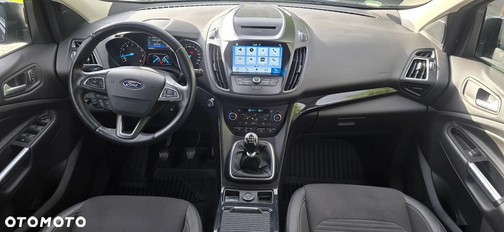 Ford Kuga 1.5 EcoBoost 2x4 Titanium - 11