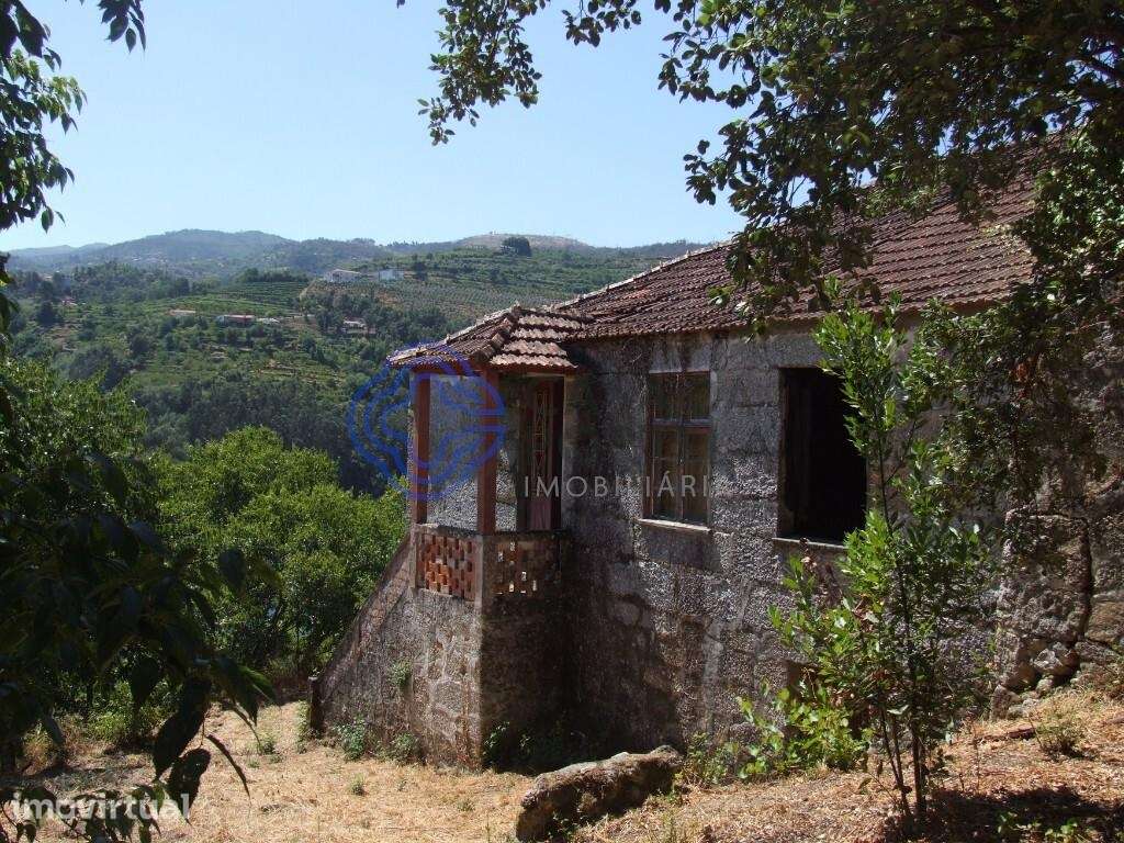 Moradia com terreno de 46000m2 - Grande imagem: 2/38