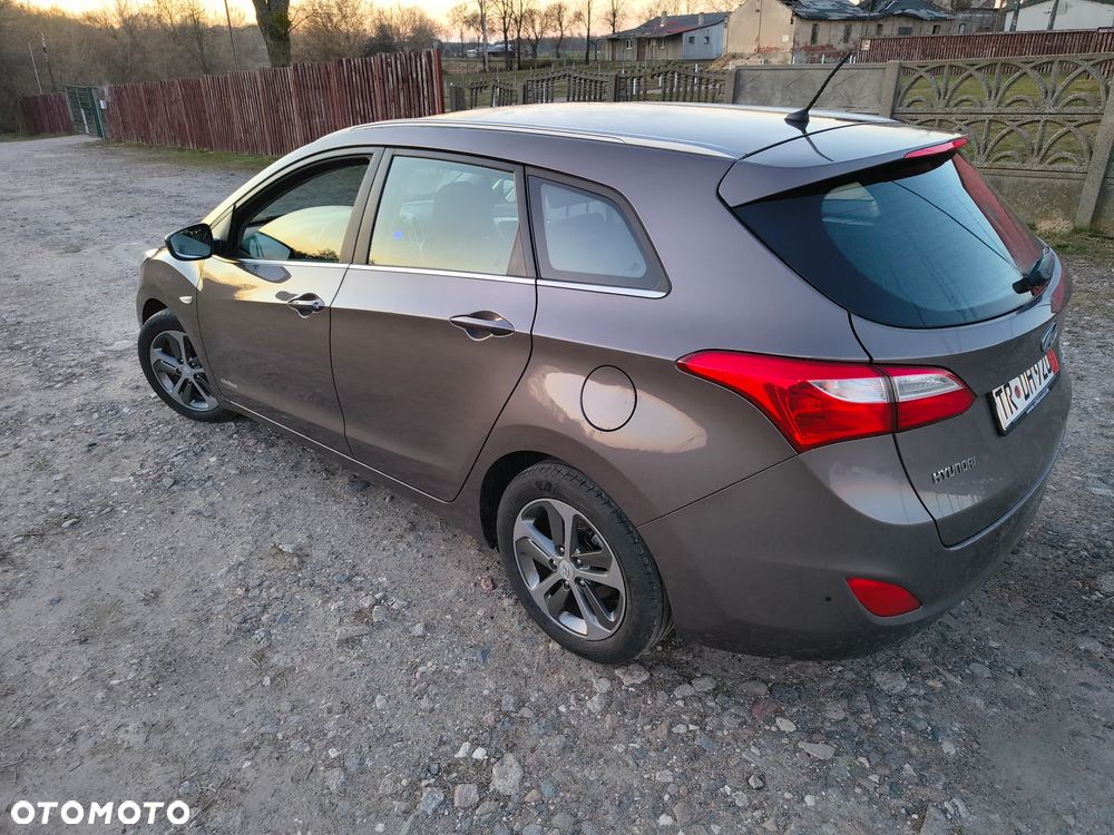 Hyundai i30 1.6 CRDi Fifa World Cup Edition - 14
