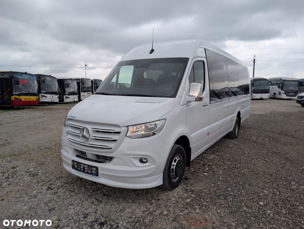 Mercedes-Benz Sprinter 519 - 12