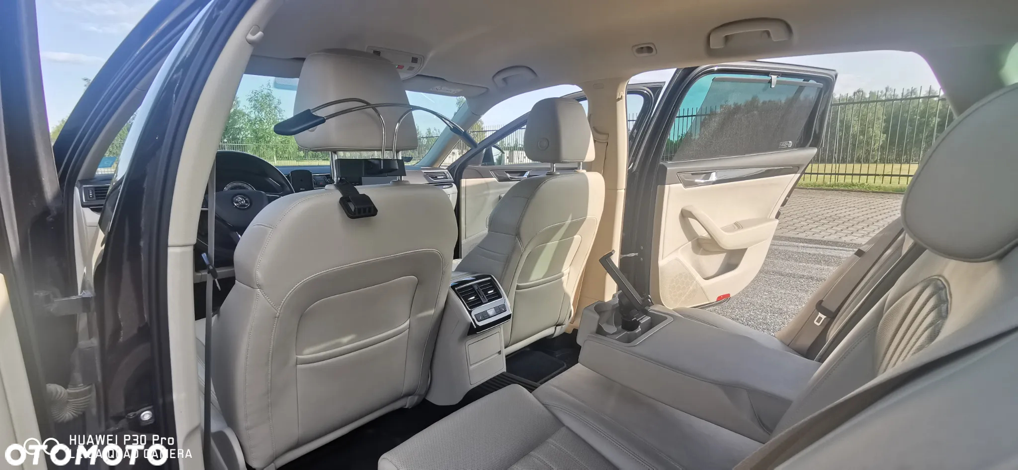 Skoda Superb 2.0 TDI 4x4 L&K DSG - 12