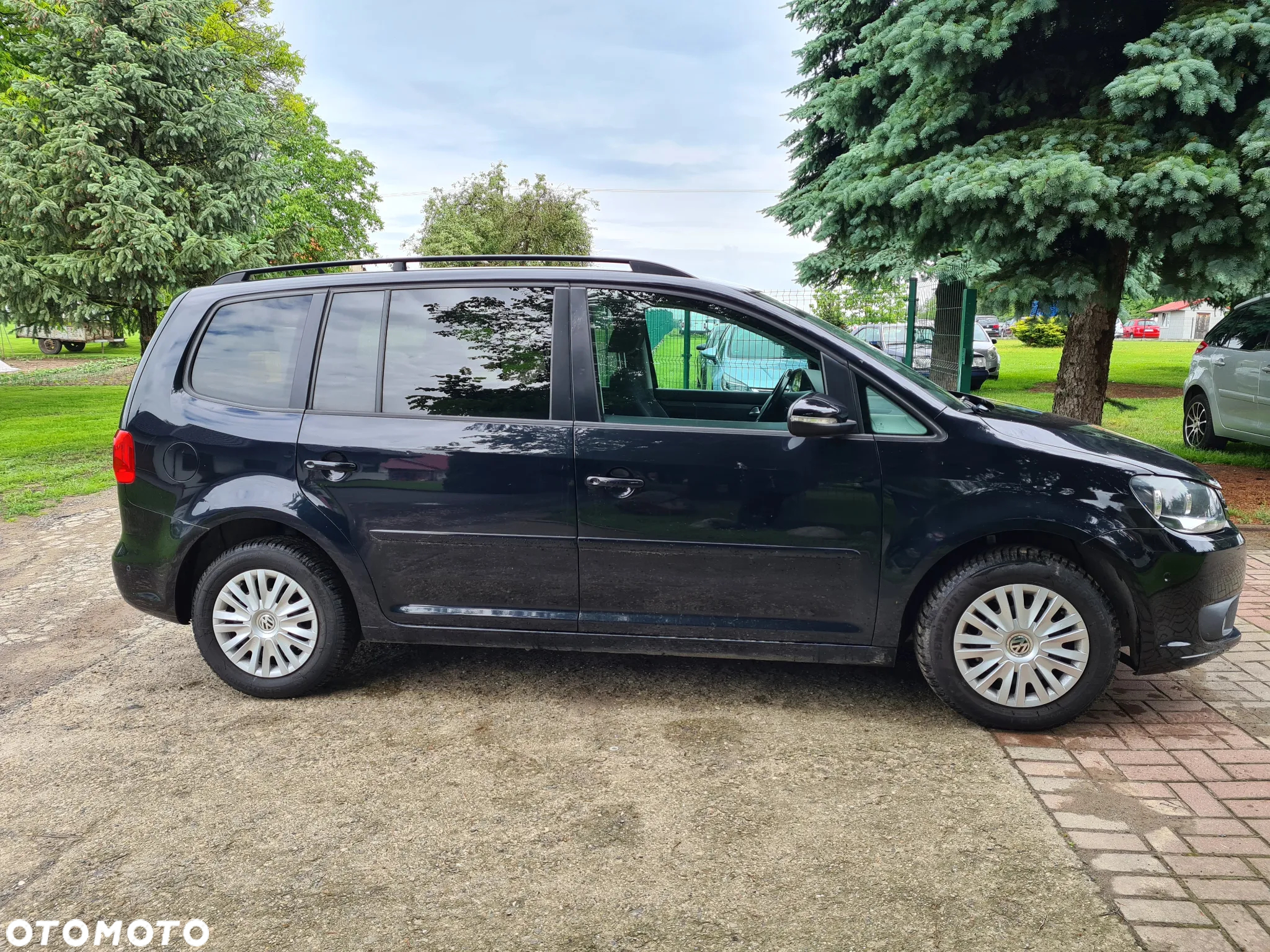 Volkswagen Touran - 12