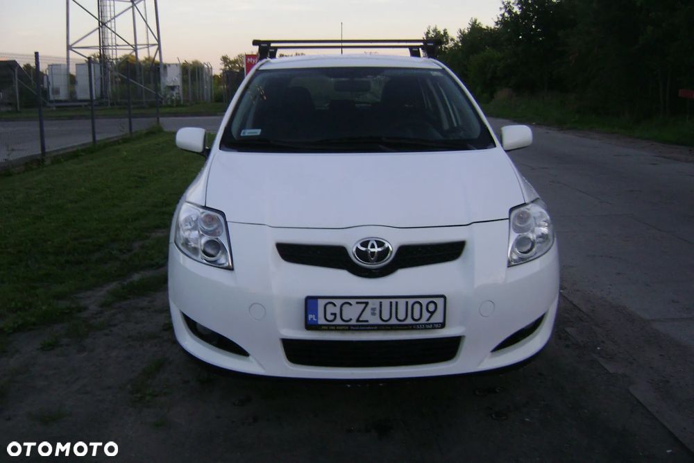 Toyota Auris 1.4 D-4D 2010 - 1