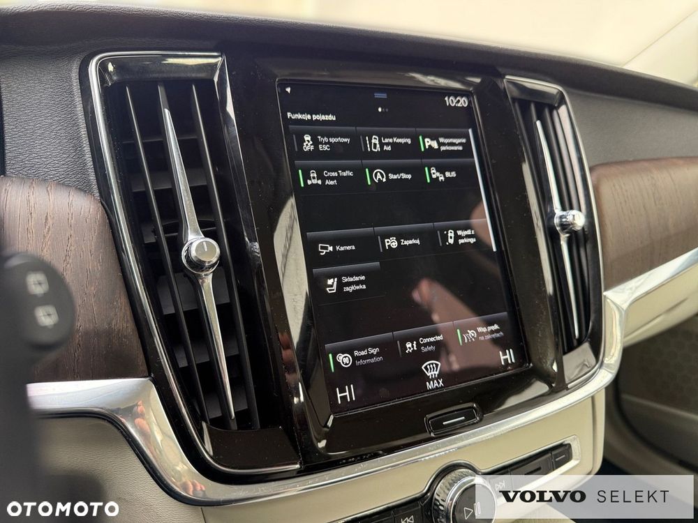 Volvo V90 Cross Country - 18