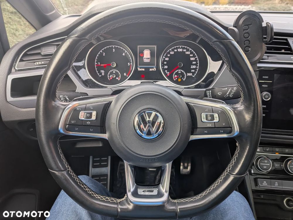 Volkswagen Touran - 16