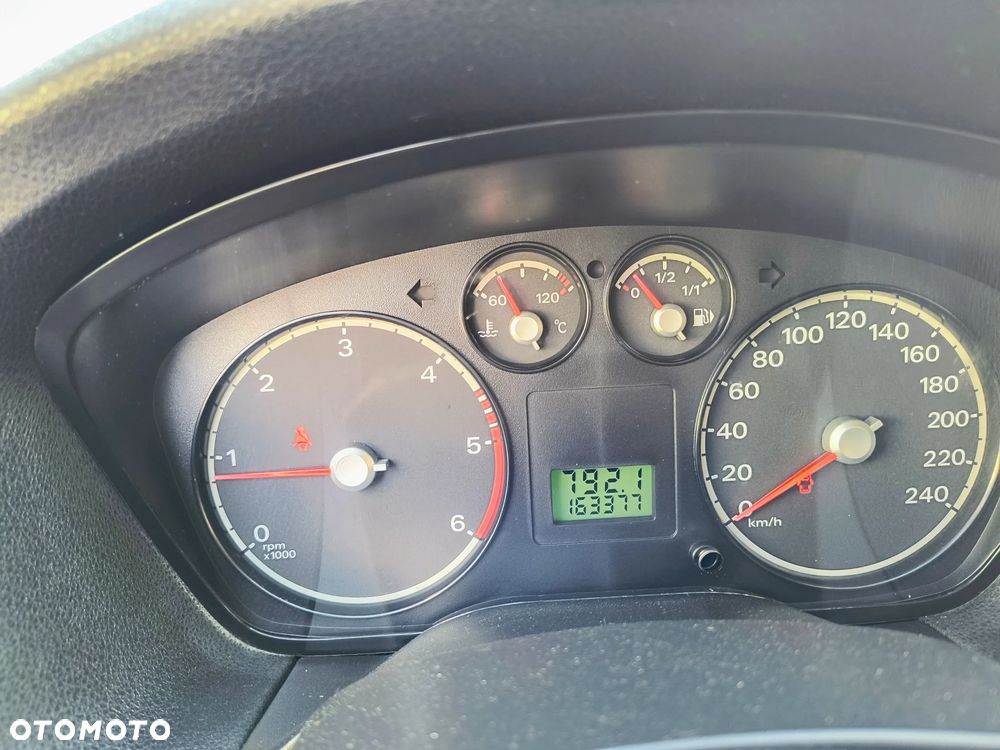 Ford Focus 1.6 TDCi DPF Ambiente - 11