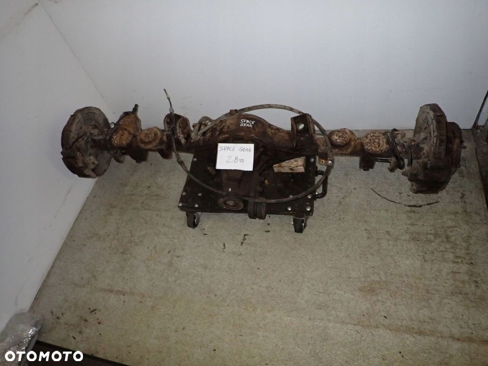 MITSUBISHI SPACE GEAR L400 2.8TD MOST TYLNY 4WD - 1