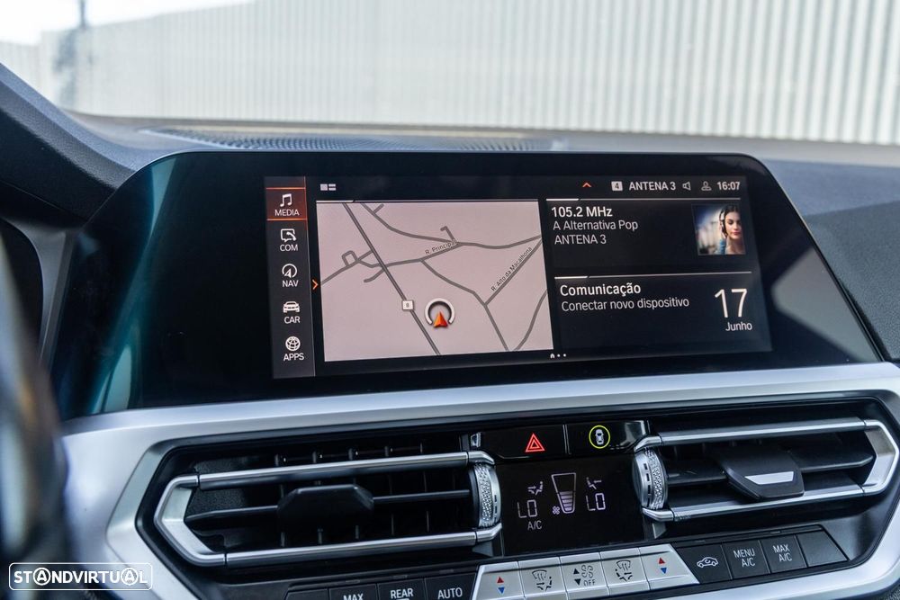 BMW 318 d Line Sport Auto — fotografia 12
