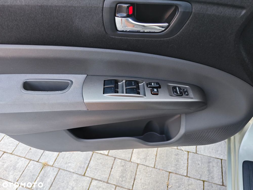 Toyota Prius 1.5 VVT-i Sol - 29