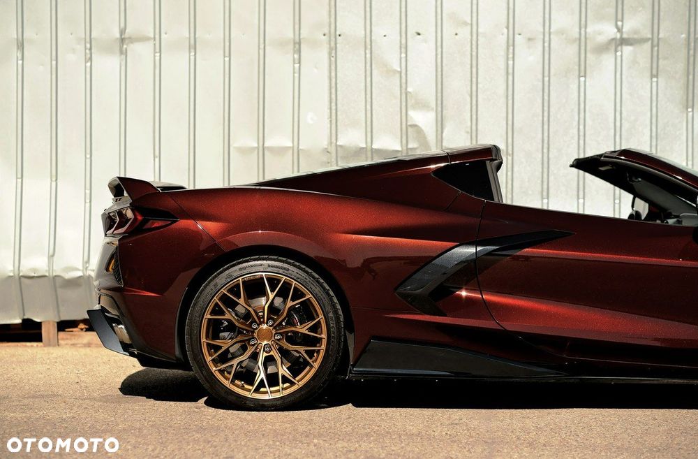 Chevrolet Corvette - 10