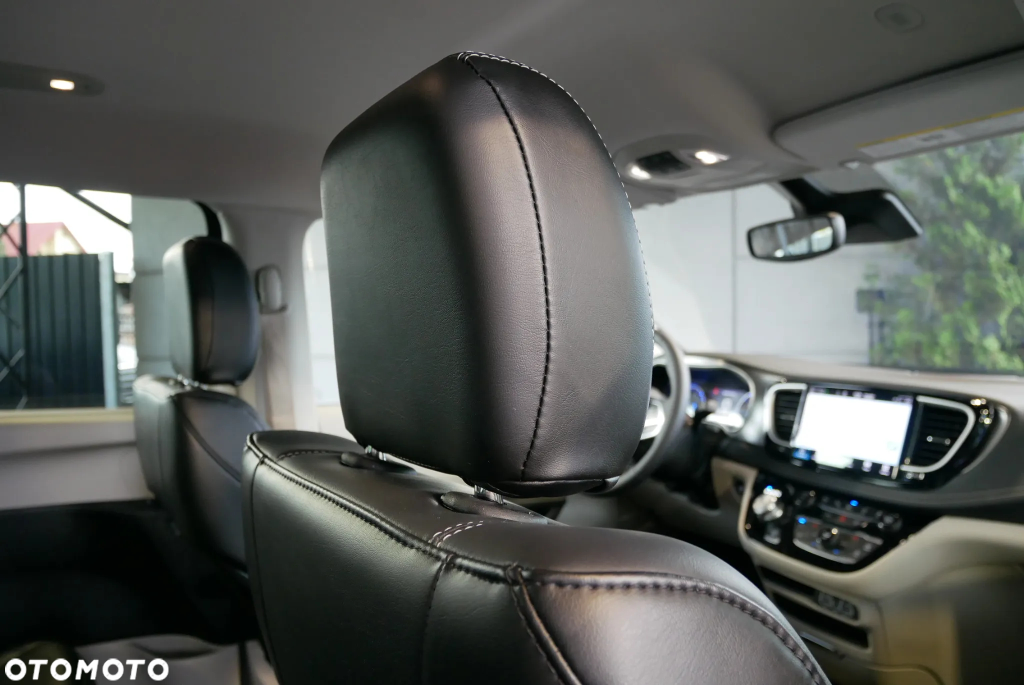 Chrysler Pacifica - 25