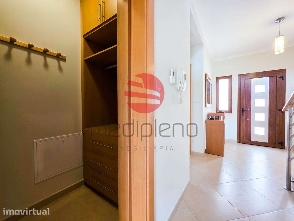 MORADIA T4 C/ GARAGEM - Grande imagem: 5/42
