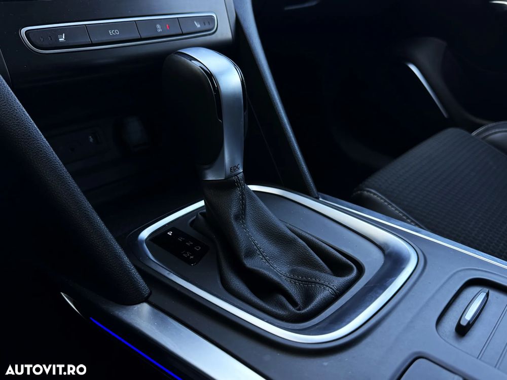 Renault Megane BLUE dCi 115 EDC BOSE EDITION - 25