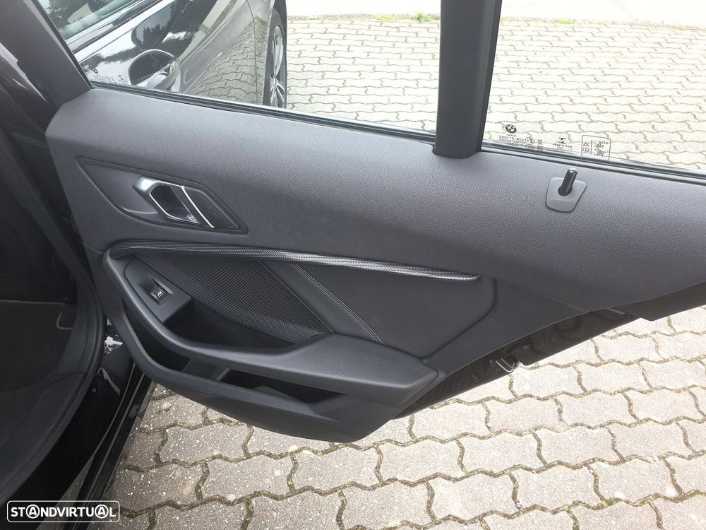 BMW 116 d Aut. Sport Line - 32