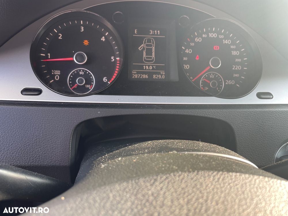 Volkswagen Passat 2.0TDI Comfortline DPF - 8