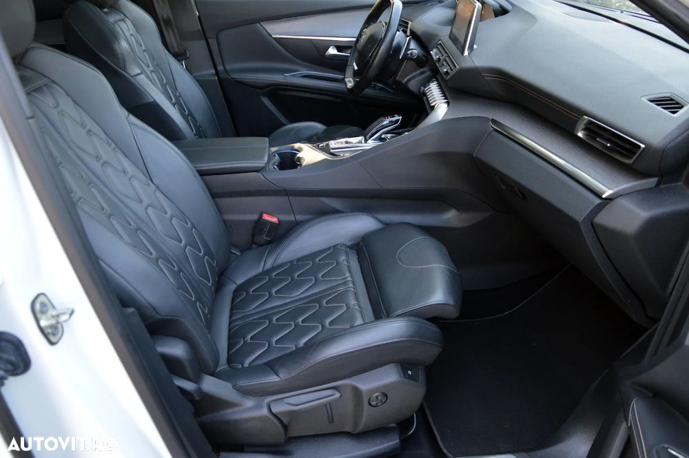 Peugeot 3008 PHEV 300 EAT8 4X4 GT - 36