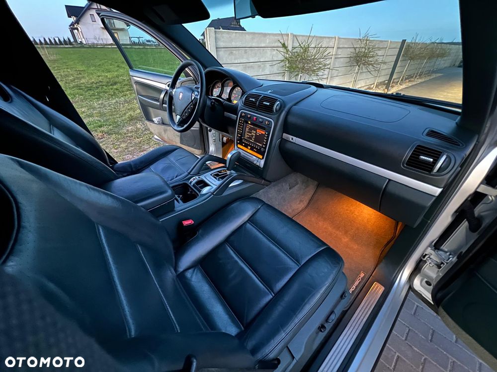 Porsche Cayenne - 20