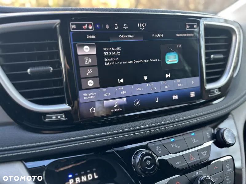 Chrysler Pacifica - 17