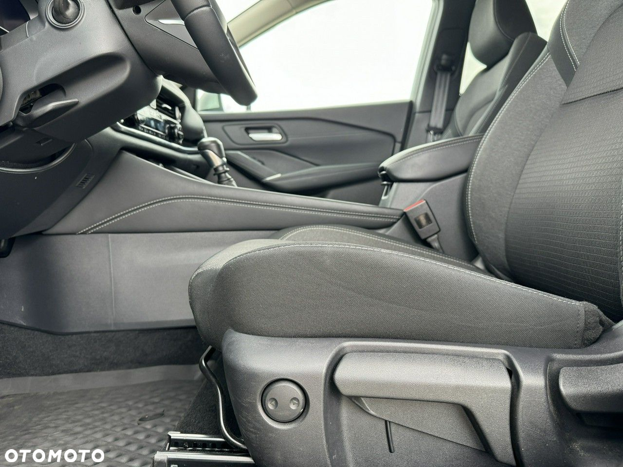 Nissan Qashqai 1.3 DIG-T N-Connecta - 16