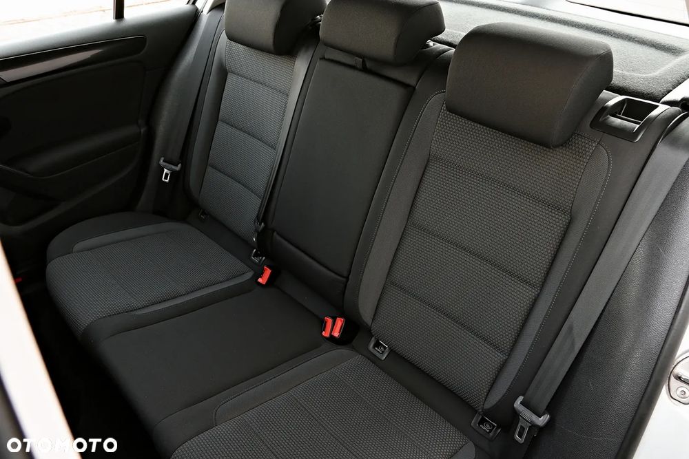 Volkswagen Golf 1.6 TDI DPF BlueMotion Technology Team - 32