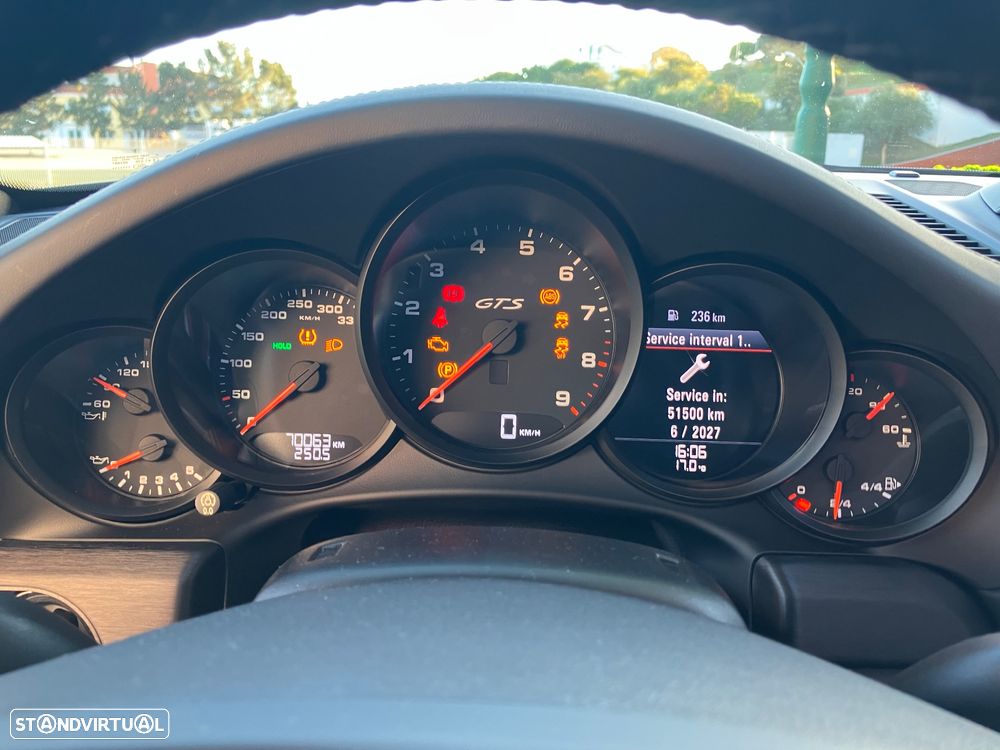 Porsche 911 (991) Carrera GTS - 13