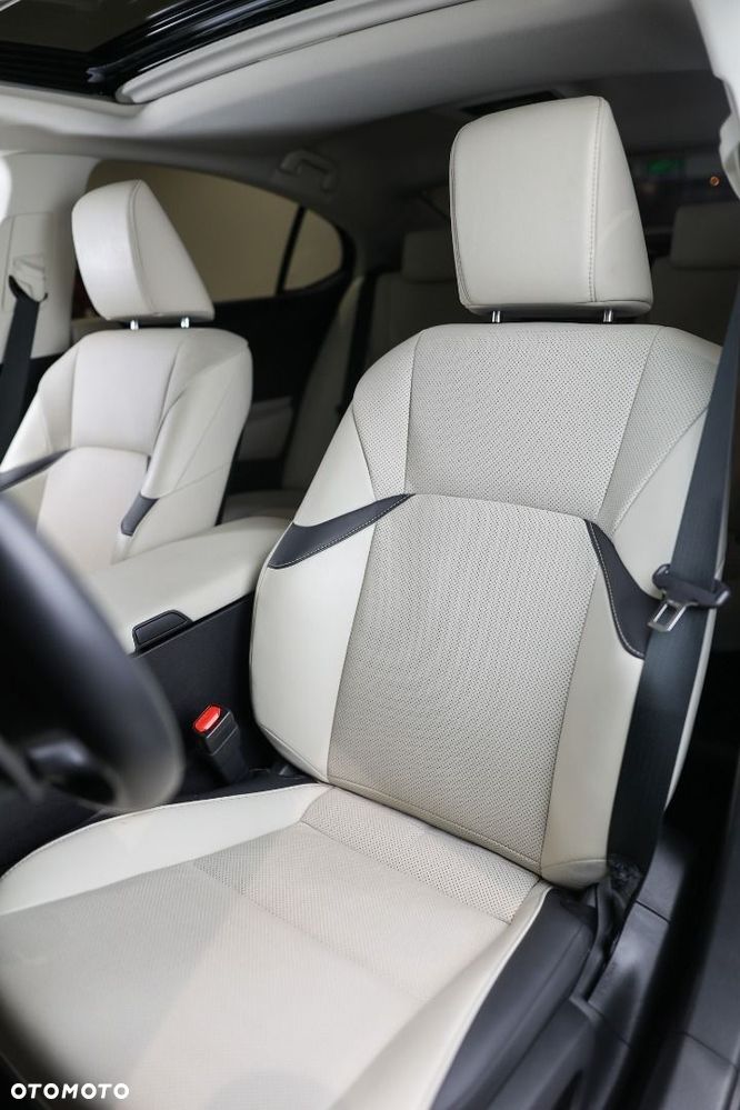 Lexus ES - 9
